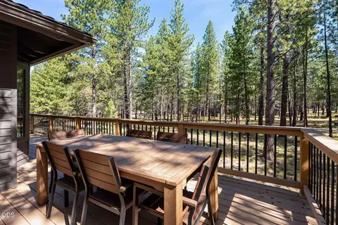 Exterior - 17907 Lofty Ln # 4, Sunriver, OR 97707 photo 10 of 15