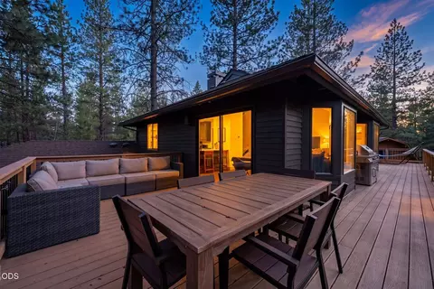 Exterior - 17907 Lofty Ln # 4, Sunriver, OR 97707 photo 3 of 15