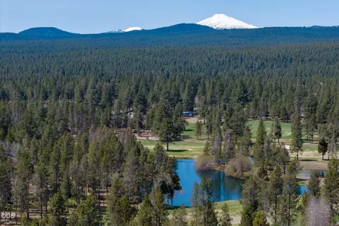 View/Area - 17907 Lofty Ln # 4, Sunriver, OR 97707 photo 2 of 2