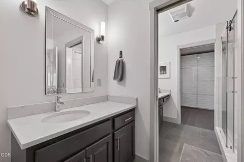 Bath - 17907 Lofty Ln # 4, Sunriver, OR 97707 photo 2 of 7