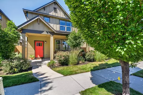 20540 Gloucester Ln, Bend, OR 97701