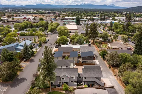 View/Area - 454 NE Burnside Ave, Bend, OR 97701 photo 2 of 5