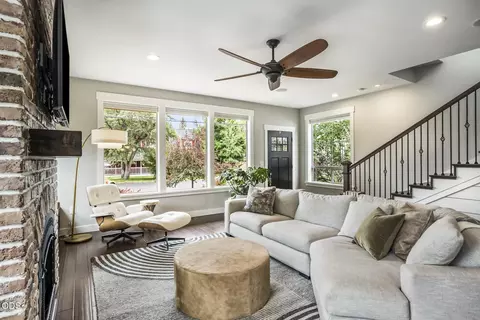 Living - 454 NE Burnside Ave, Bend, OR 97701 photo 5 of 8
