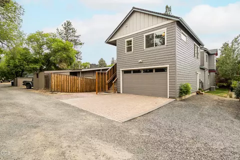 Exterior - 454 NE Burnside Ave, Bend, OR 97701 photo 12 of 15