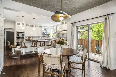 Dining - 454 NE Burnside Ave, Bend, OR 97701 photo 1 of 4