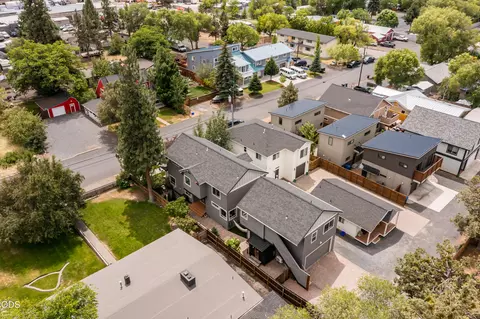 View/Area - 454 NE Burnside Ave, Bend, OR 97701 photo 5 of 5