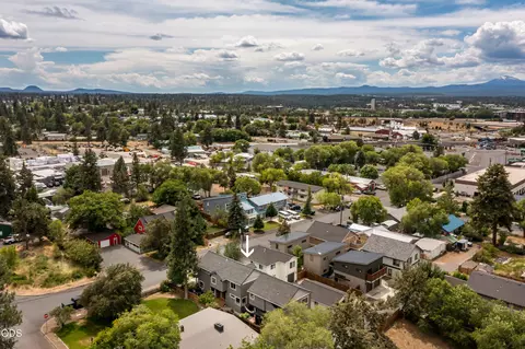 View/Area - 454 NE Burnside Ave, Bend, OR 97701 photo 3 of 5
