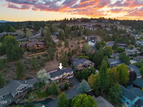 View/Area - 577 NW Greyhawk Ave, Bend, OR 97703 photo 2 of 4