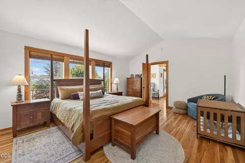 Bedroom - 577 NW Greyhawk Ave, Bend, OR 97703 photo 1 of 3