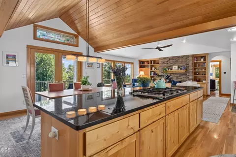 Kitchen - 577 NW Greyhawk Ave, Bend, OR 97703 photo 1 of 5