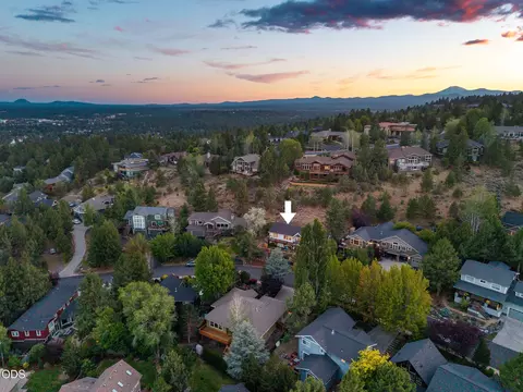 View/Area - 577 NW Greyhawk Ave, Bend, OR 97703 photo 1 of 4