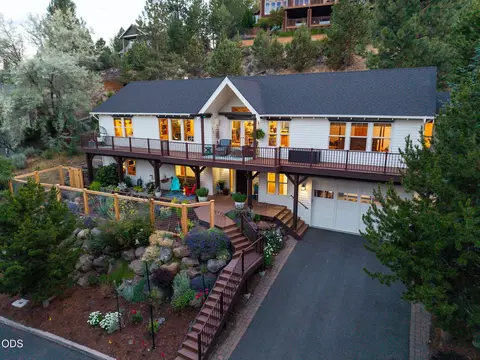Exterior - 577 NW Greyhawk Ave, Bend, OR 97703 photo 2 of 11