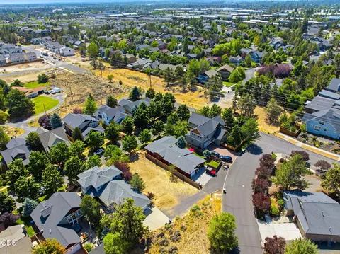 63213 Logan Ave, Bend, OR 97701 photo 5