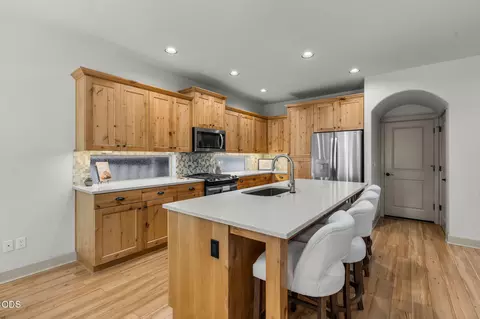 Kitchen - 1713 NW Precision Ln, Bend, OR 97703 photo 2 of 3