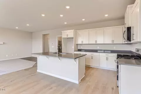 63193 Carly Ln, Bend, OR 97701 photo 9