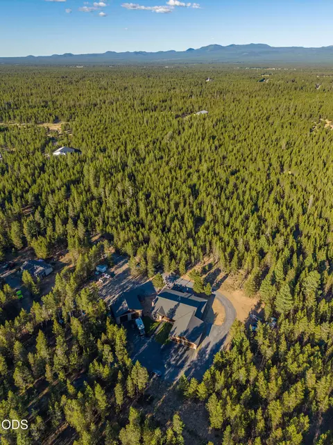 View/Area - 15533 Emerald Dr, La Pine, OR 97739 photo 4 of 4