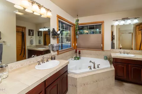 Bath - 15533 Emerald Dr, La Pine, OR 97739 photo 1 of 3