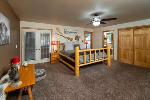 Bedroom - 15533 Emerald Dr, La Pine, OR 97739 photo 1 of 3