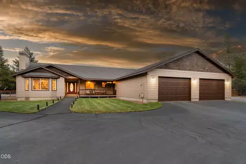 Exterior - 15533 Emerald Dr, La Pine, OR 97739 photo 3 of 7