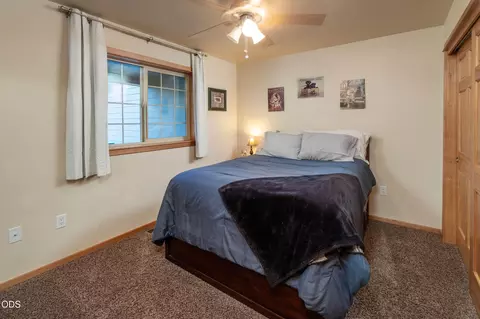 Bedroom - 15533 Emerald Dr, La Pine, OR 97739 photo 3 of 3
