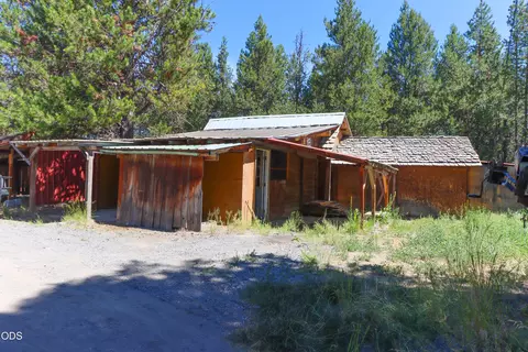 Exterior - 54685 Silver Fox Dr, Bend, OR 97707 photo 3 of 8