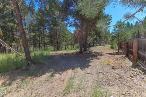 Exterior - 54685 Silver Fox Dr, Bend, OR 97707 photo 2 of 4