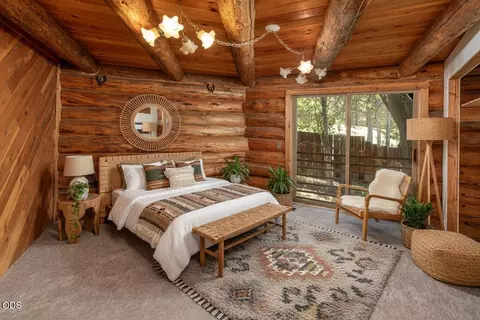Bedroom - 54685 Silver Fox Dr, Bend, OR 97707 photo 1 of 3
