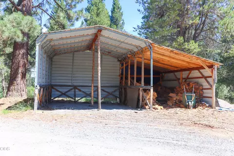 Exterior - 54685 Silver Fox Dr, Bend, OR 97707 photo 3 of 4