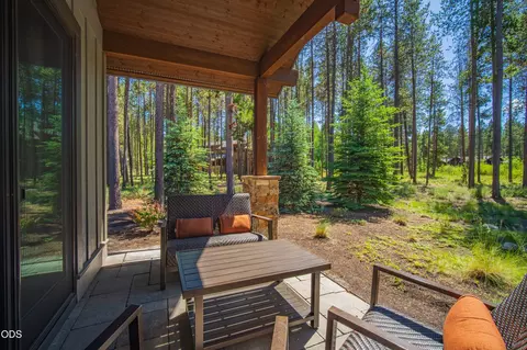 Exterior - 56240 Trailmere Cir, Bend, OR 97707 photo 8 of 11