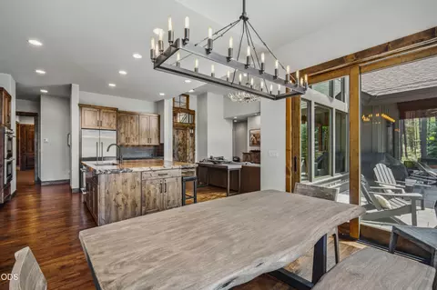 Dining - 56240 Trailmere Cir, Bend, OR 97707 photo 4 of 4