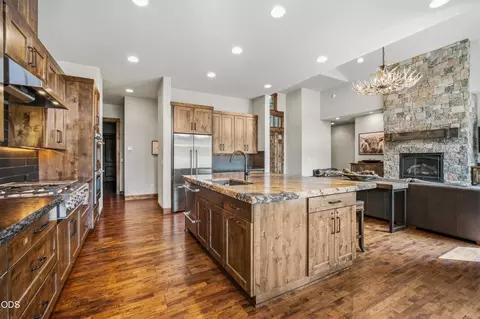 Kitchen - 56240 Trailmere Cir, Bend, OR 97707 photo 5 of 9