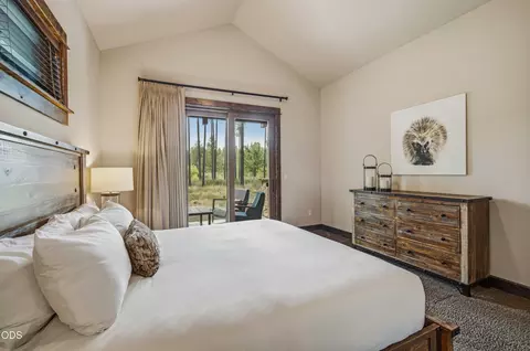 Bedroom - 56240 Trailmere Cir, Bend, OR 97707 photo 5 of 16