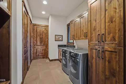 Other - 56240 Trailmere Cir, Bend, OR 97707 photo 7 of 15