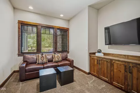 Living - 56240 Trailmere Cir, Bend, OR 97707 photo 4 of 5