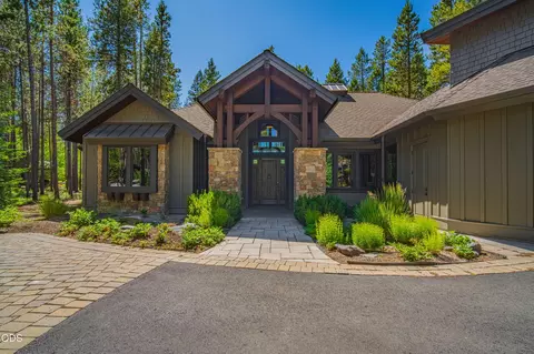 Exterior - 56240 Trailmere Cir, Bend, OR 97707 photo 3 of 11