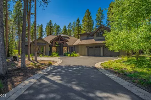 Exterior - 56240 Trailmere Cir, Bend, OR 97707 photo 2 of 11