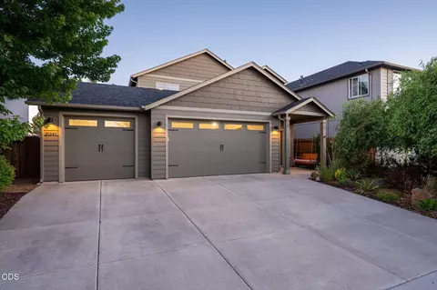 21241 SE Golden Market Ln, Bend, OR 97702