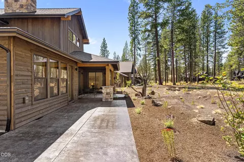 Exterior - 17860 Preservation Loop #432, Bend, OR 97707 photo 4 of 4