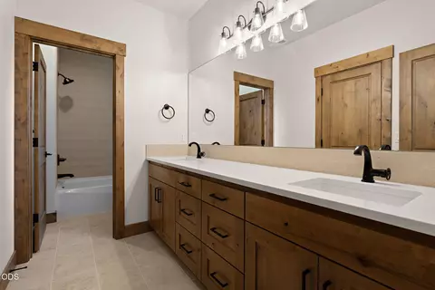 Bath - 17860 Preservation Loop #432, Bend, OR 97707 photo 3 of 5