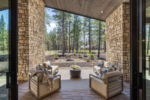 Exterior - 17833 Preservation Loop #429, Bend, OR 97707 photo 3 of 7