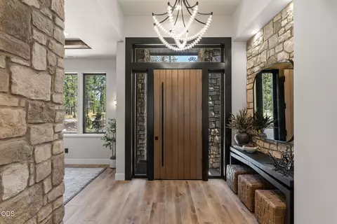 Entry Way - 17833 Preservation Loop #429, Bend, OR 97707 photo 3 of 4