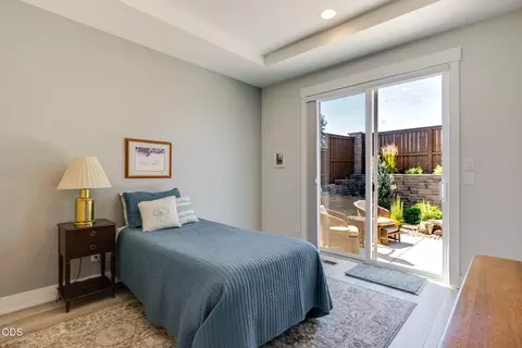 Bedroom - 3895 NE Oakside Loop, Bend, OR 97701 photo 2 of 2
