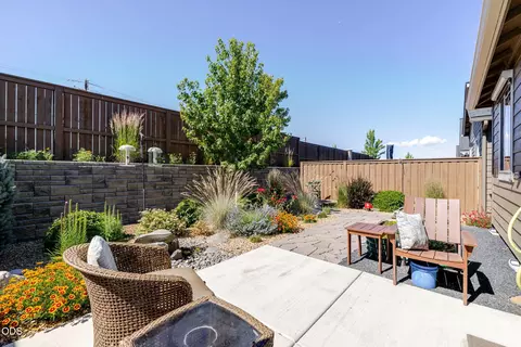 Exterior - 3895 NE Oakside Loop, Bend, OR 97701 photo 2 of 10
