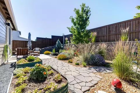 Exterior - 3895 NE Oakside Loop, Bend, OR 97701 photo 3 of 10