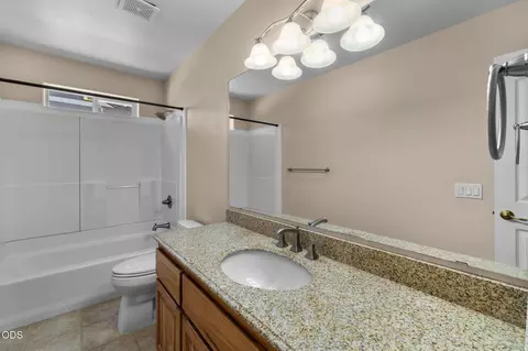 Bath - 20729 Nicolette Dr, Bend, OR 97701 photo 1 of 3