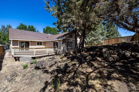 Exterior - 20729 Nicolette Dr, Bend, OR 97701 photo 10 of 13