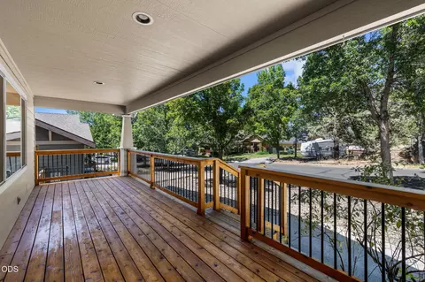 Exterior - 20729 Nicolette Dr, Bend, OR 97701 photo 5 of 13