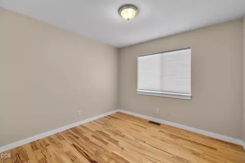 Bedroom - 20729 Nicolette Dr, Bend, OR 97701 photo 1 of 9