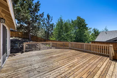 Exterior - 20729 Nicolette Dr, Bend, OR 97701 photo 7 of 13