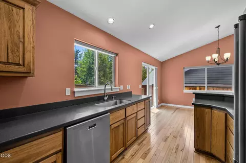 Kitchen - 20729 Nicolette Dr, Bend, OR 97701 photo 3 of 3